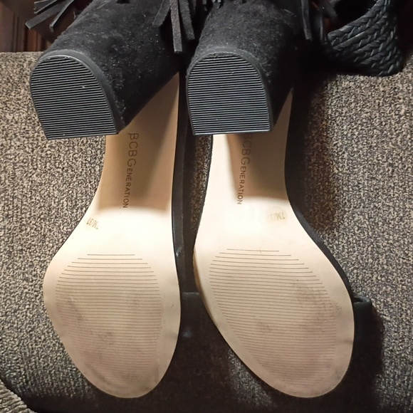 BCBGeneration Calizi Black Lux Suede Block Heel Ankle Cuff Fringe Sandal New 7 - Picture 11 of 12